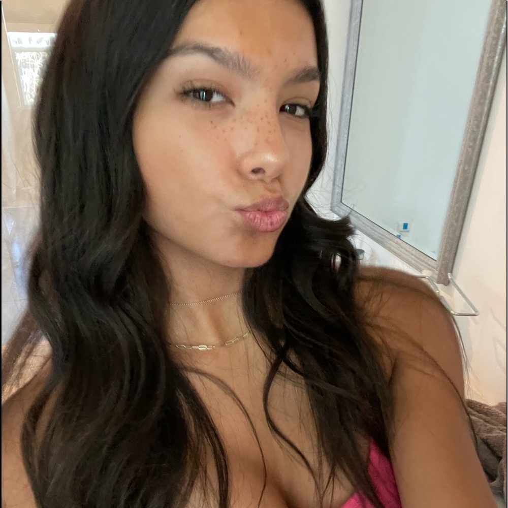 meet your posher, ella 🌟